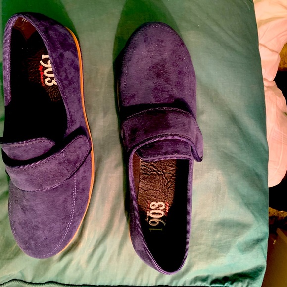 Millie Velcro Slip-On Beacon Shoes NAVY in Color Size 8 WIDE - Picture 4 of 4